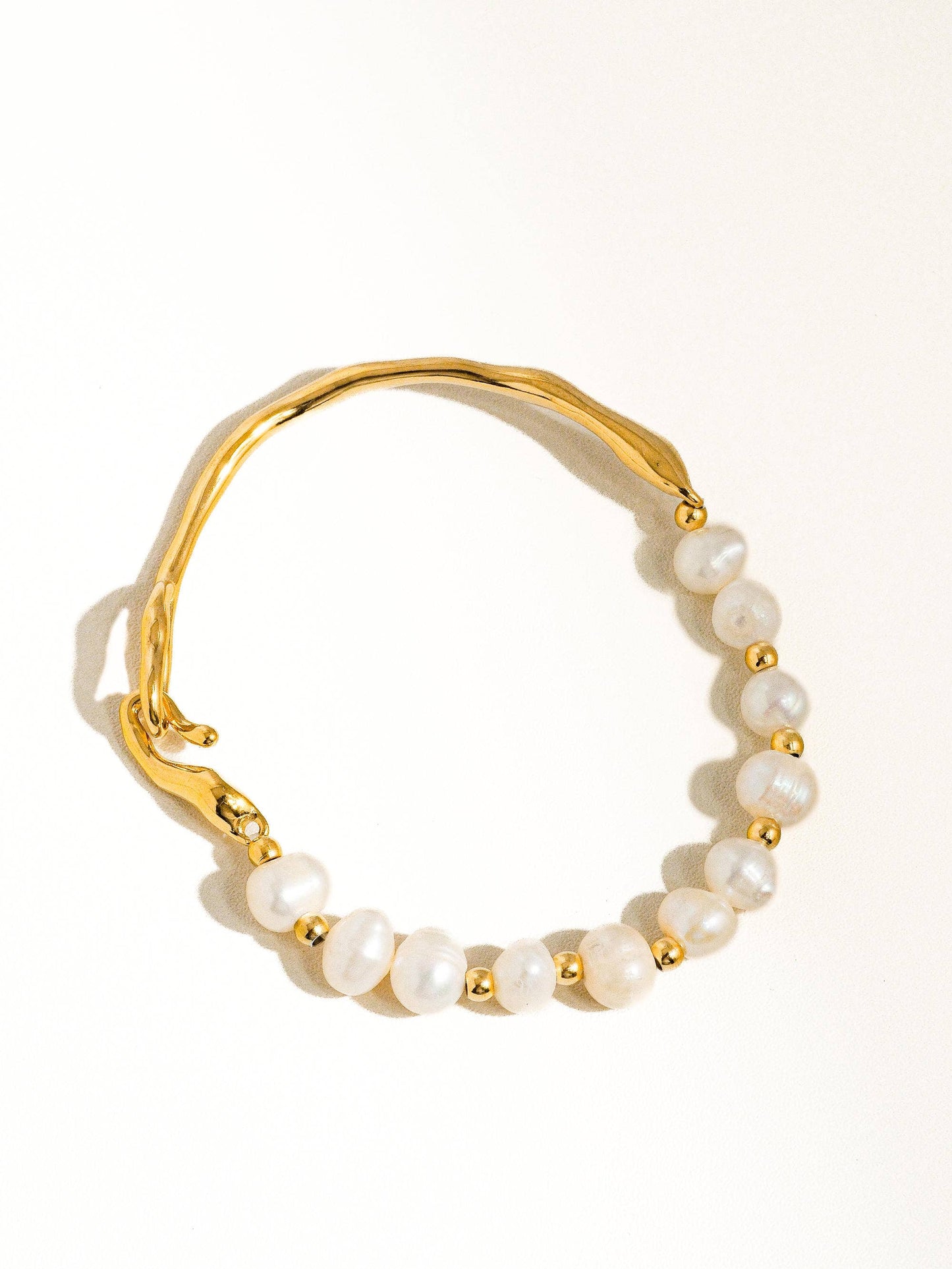 Olivia Non-Tarnish Natural Pearl Gold Bracelet