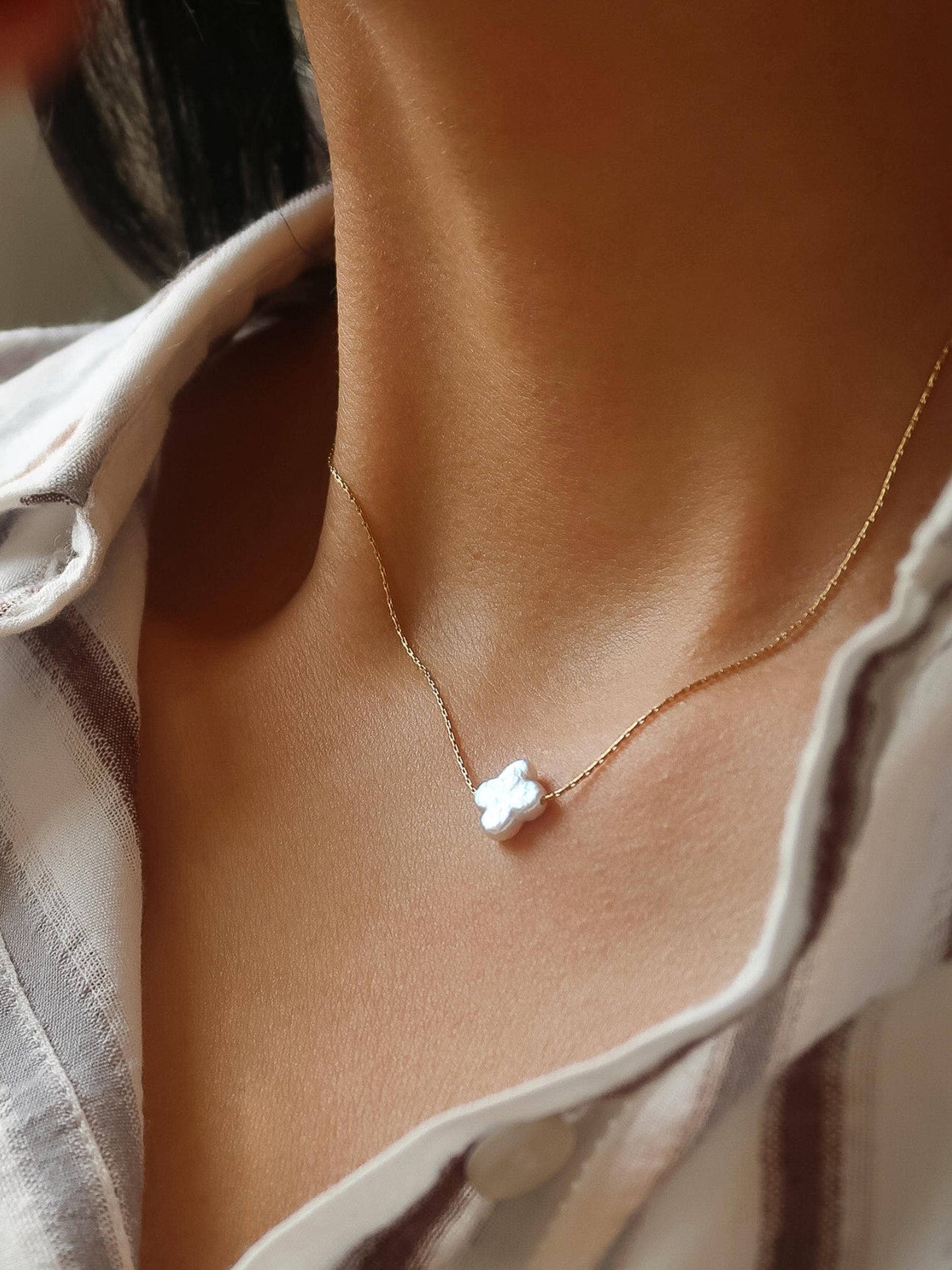 18K Gold Non-Tarnish Freshwater Pearl Clover Necklace