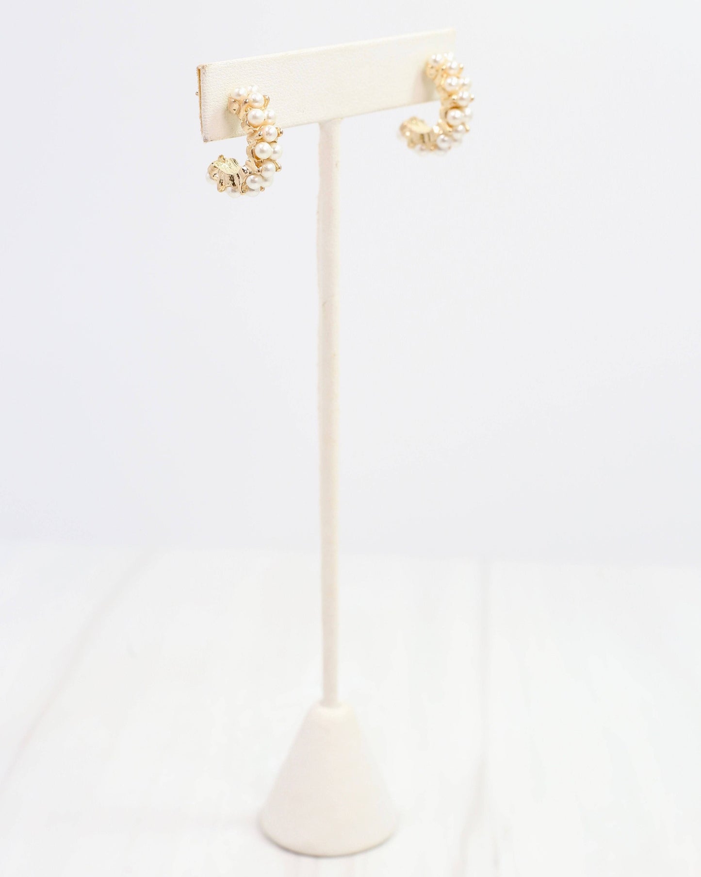 Anne Caroline Pearl Hoop Gold