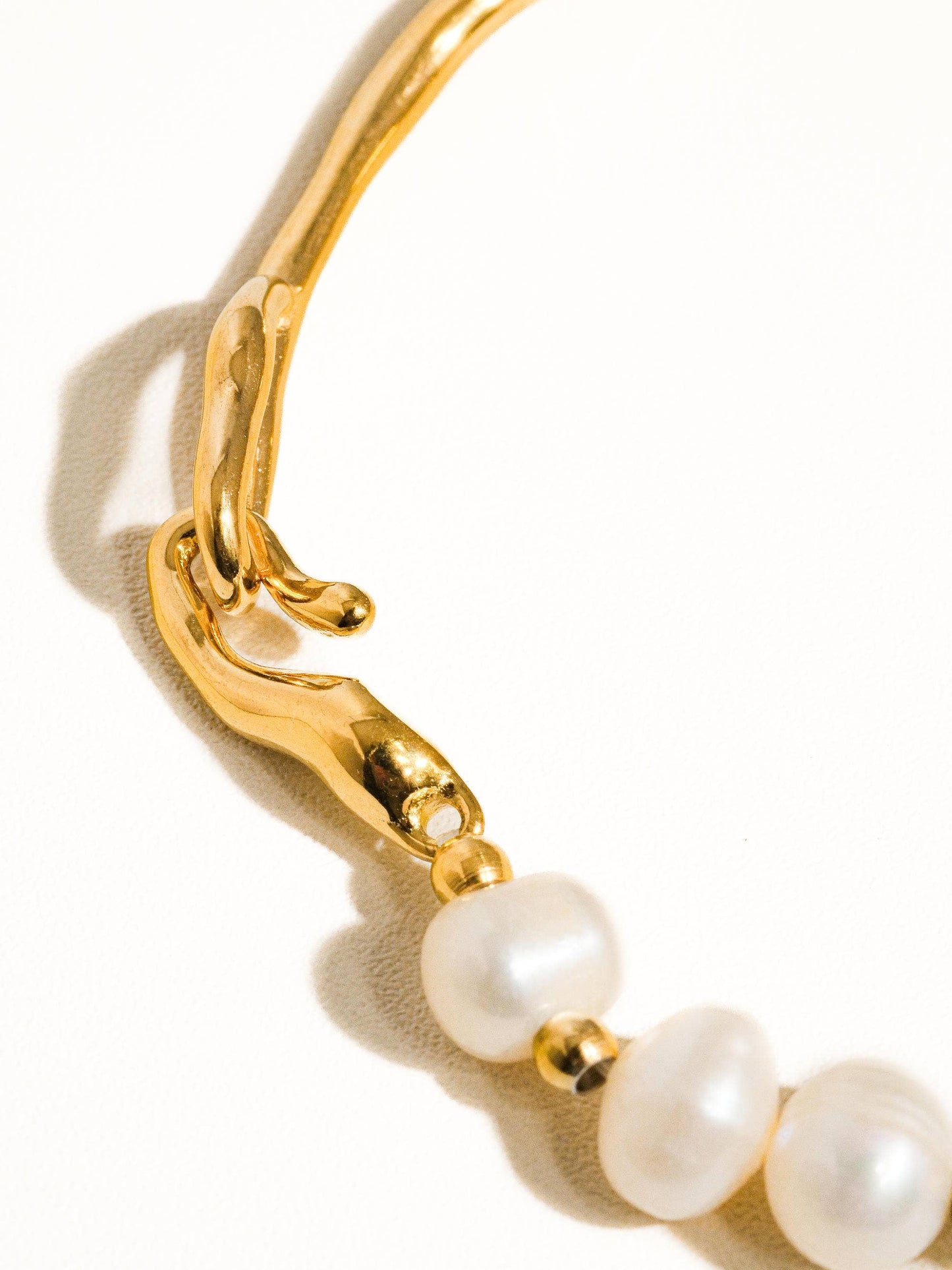 Olivia Non-Tarnish Natural Pearl Gold Bracelet