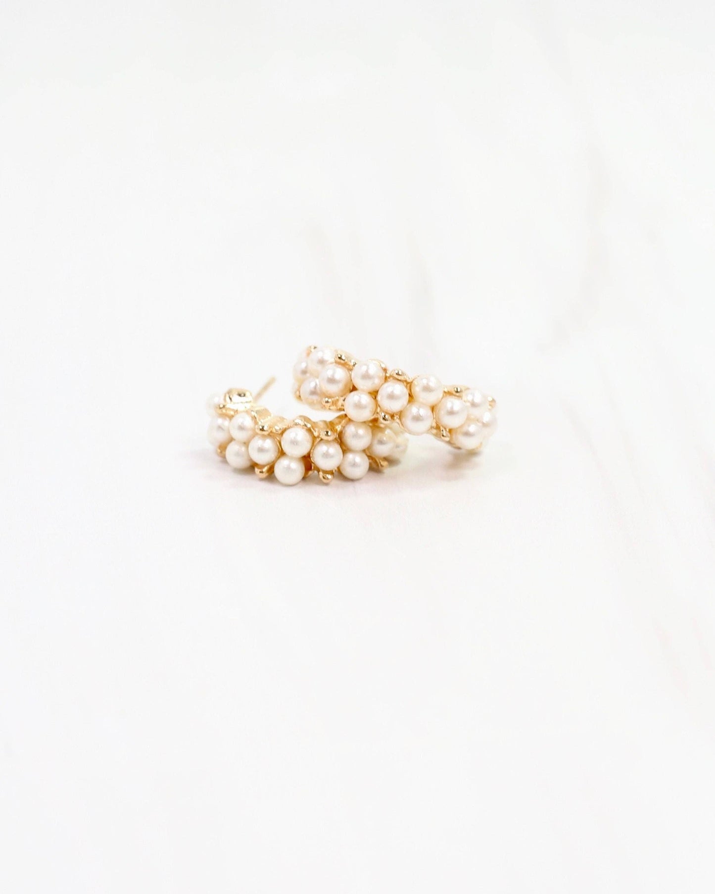 Anne Caroline Pearl Hoop Gold