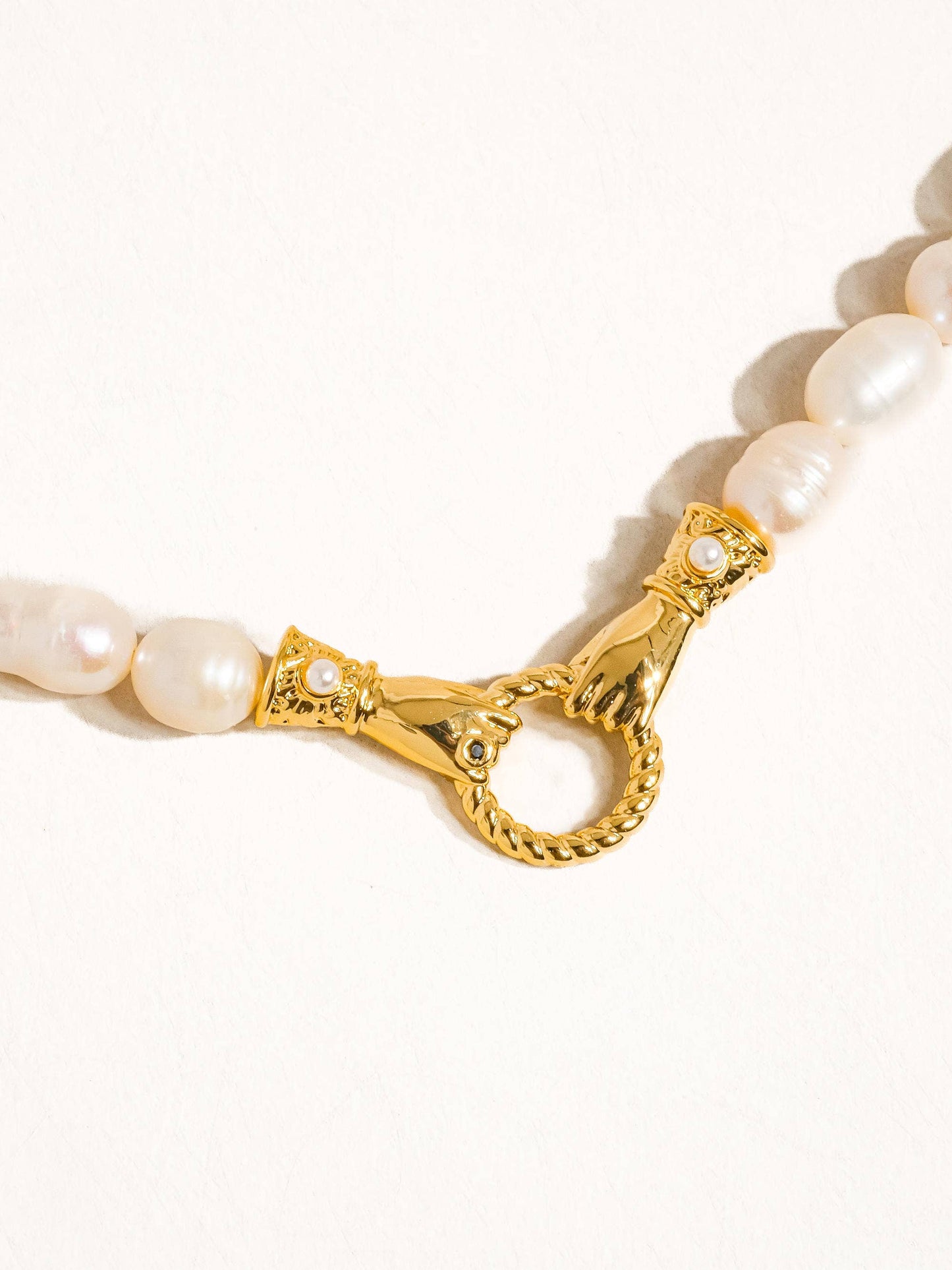 Everleigh 18K Gold Pearl Hands Hoop Necklace