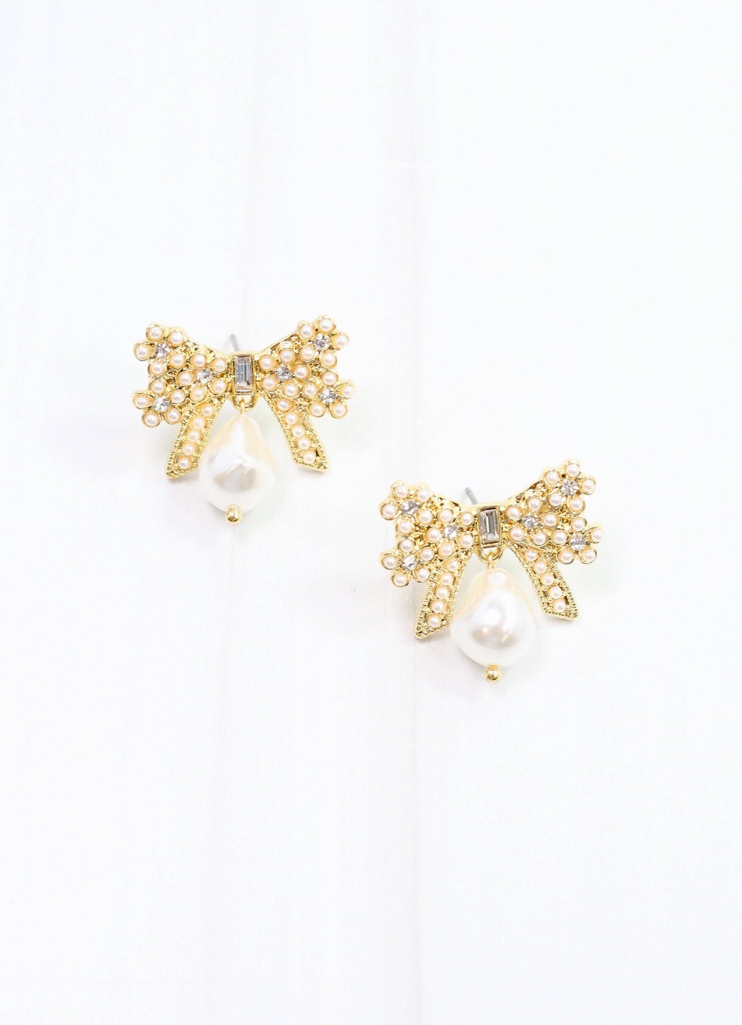 Coyle Pearl Bow Earring Gold