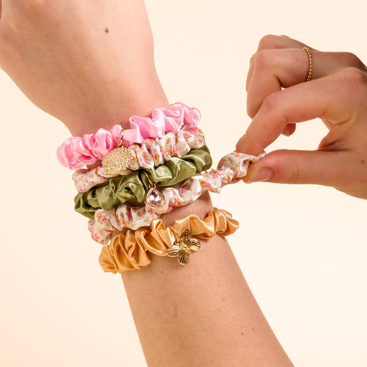 Scrunchie Charm Set