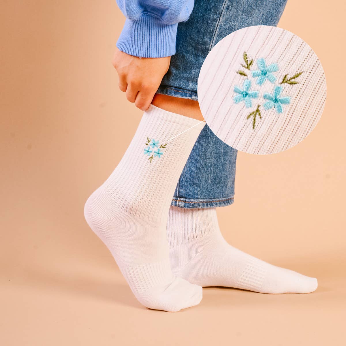 Embroidered Crew Socks–Floral Blue