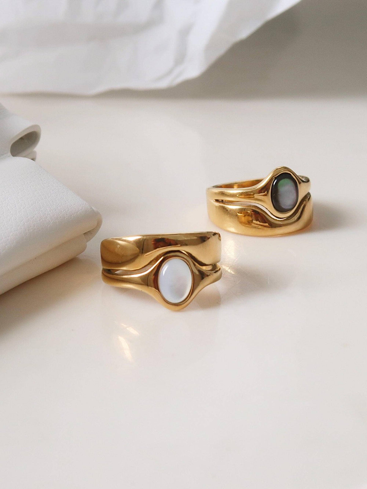 Alouette 18K Gold Non-Tarnish Stone Wave Ring