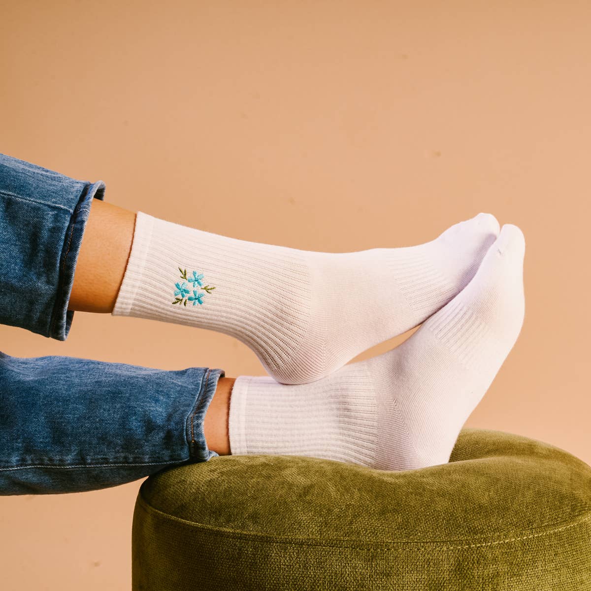 Embroidered Crew Socks–Floral Blue