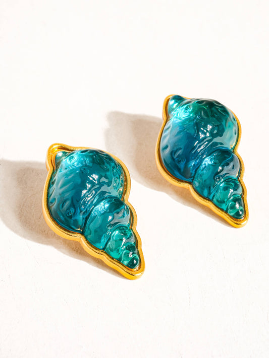 Yvon 18K Gold Vintage Shell Stud