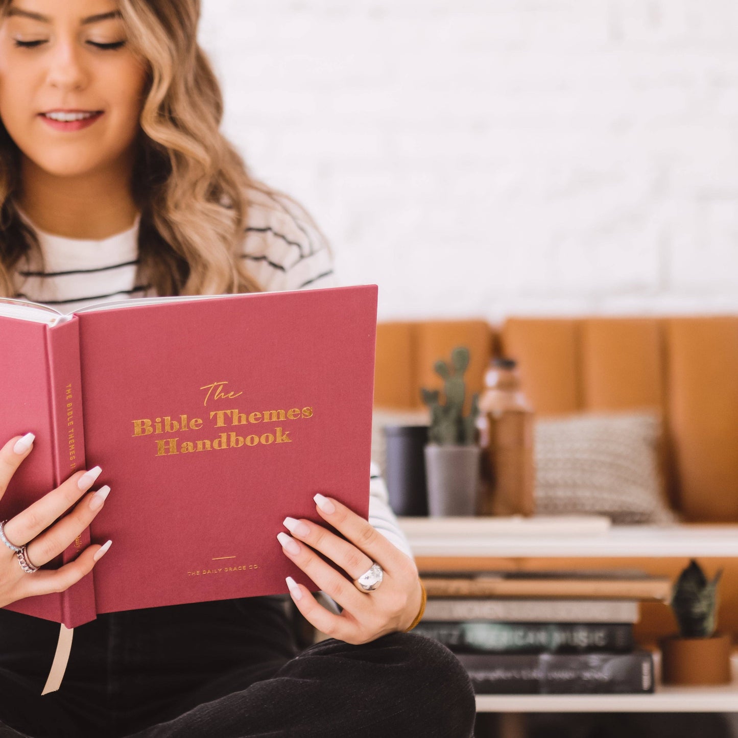 The Bible Themes Handbook | Coffee Table Book