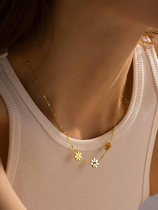 Suzette 18K Gold Non-Tarnish Dainty Daisy Necklace