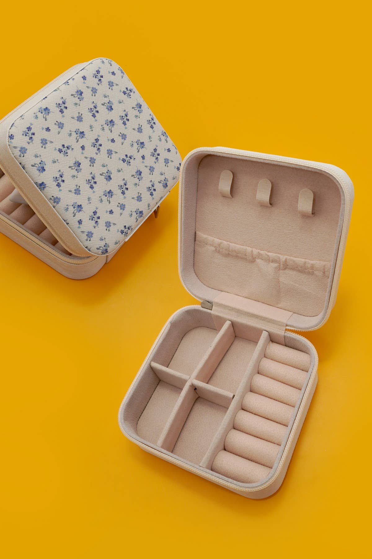 On The Go Jewelry Case