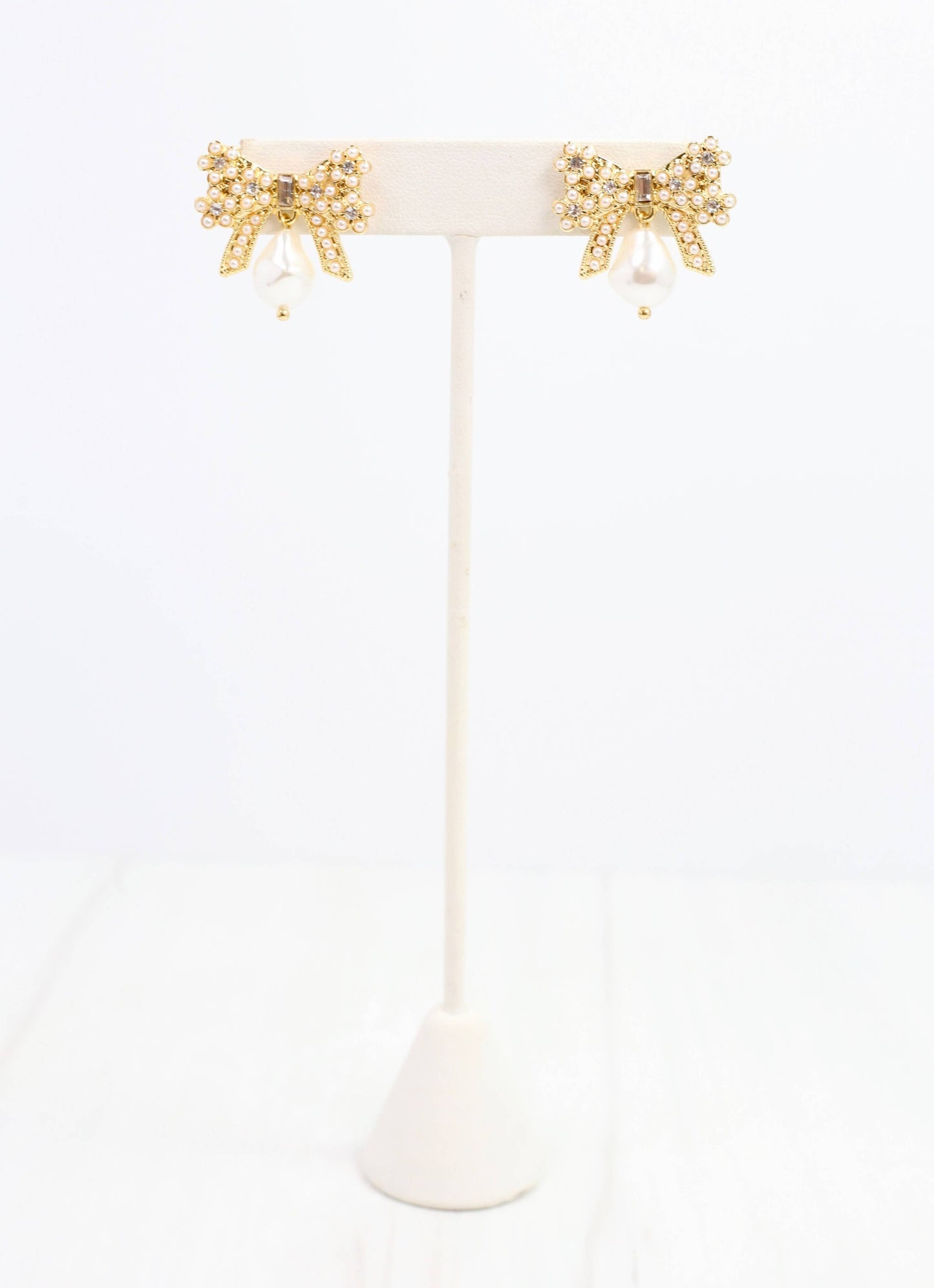 Coyle Pearl Bow Earring Gold